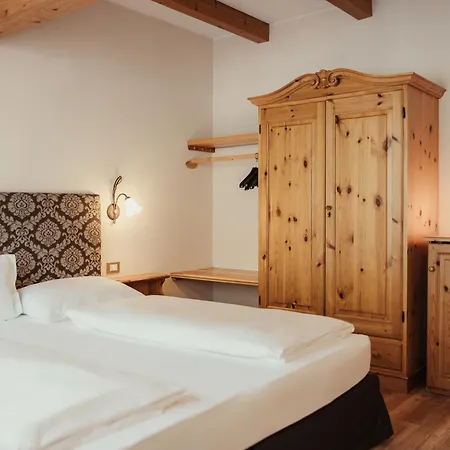 Kristallhotel Corona-Krone-2