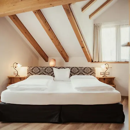 Kristallhotel Corona-Krone-3